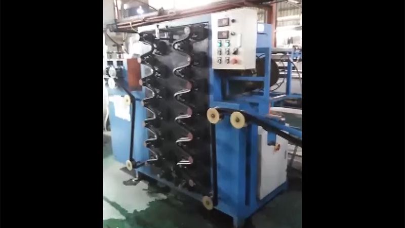 Máquina de corte de perfis de borracha