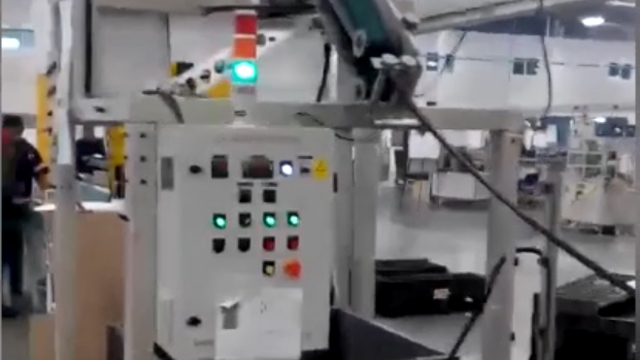 Máquina de rebobinamento