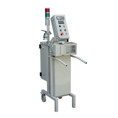 Máquina para desmolde de borracha