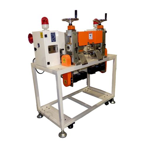 Máquina para desmolde de borracha
